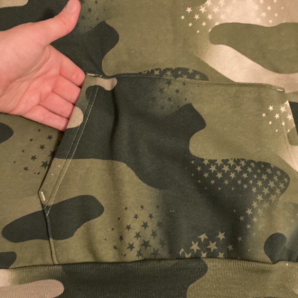 NWT Under Armour Freedom Camo Hoodie - Picture 4 of 10